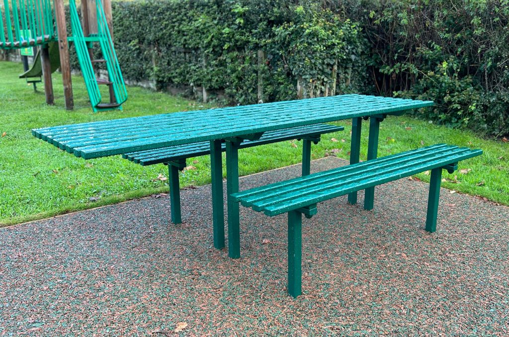 Accessible picnic bench